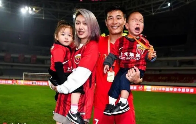 武磊和妻子仲佳蓓已經有了一兒一女