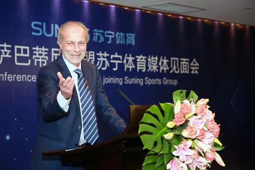 他曾在蘇寧體育集團擔任過技術總監