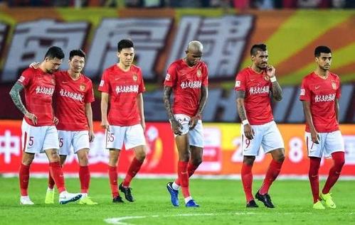 在剛剛結束的賽季，廣州恒大也獲得中超冠軍