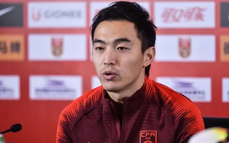 馮瀟霆曾經也是被網友吐槽散步